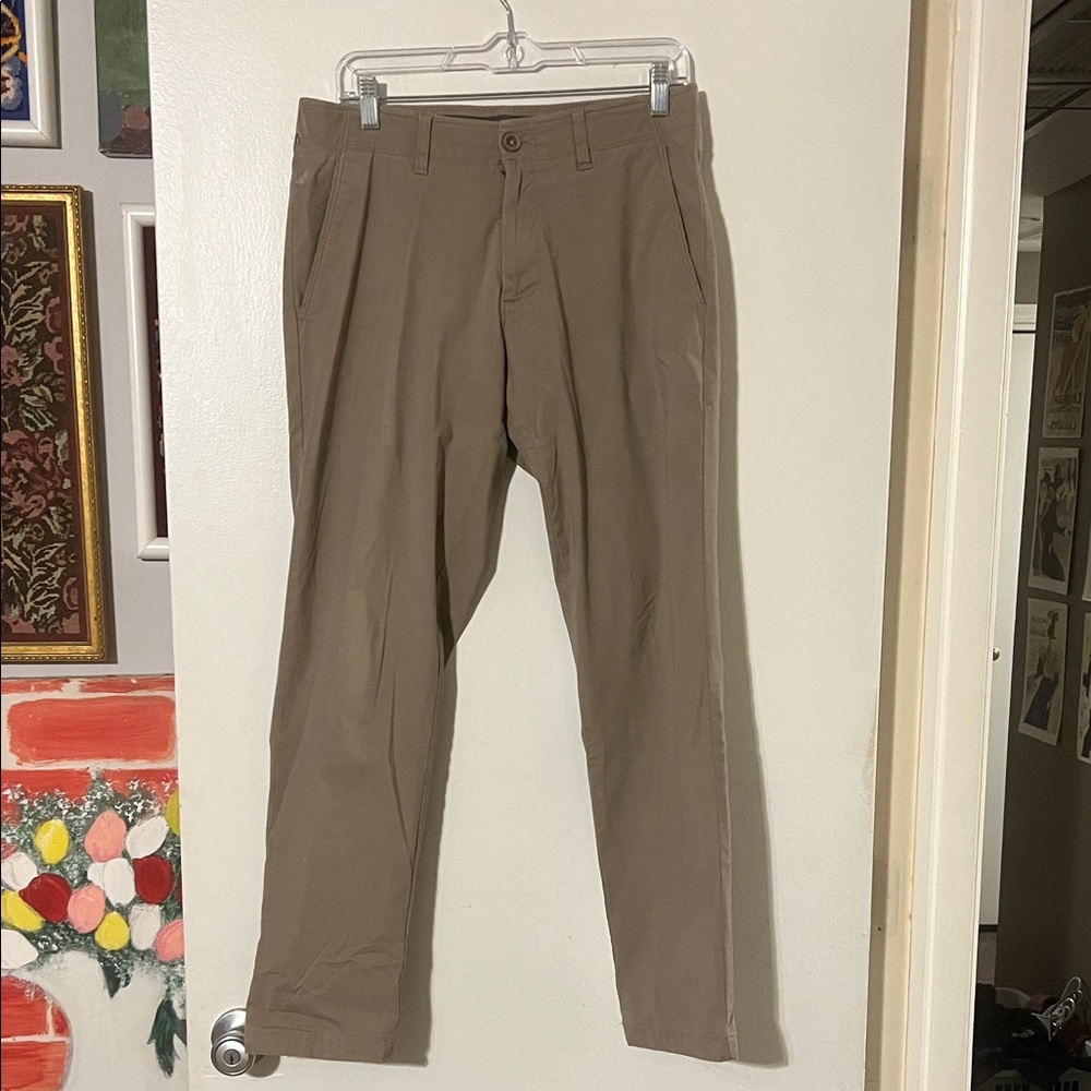 Haggar in motion weekend khaki straight fit.